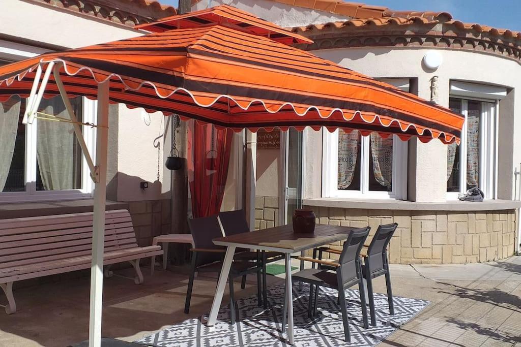 La Maison Du Bonheur Сен-Лоран-де-ла-Саланк Экстерьер фото