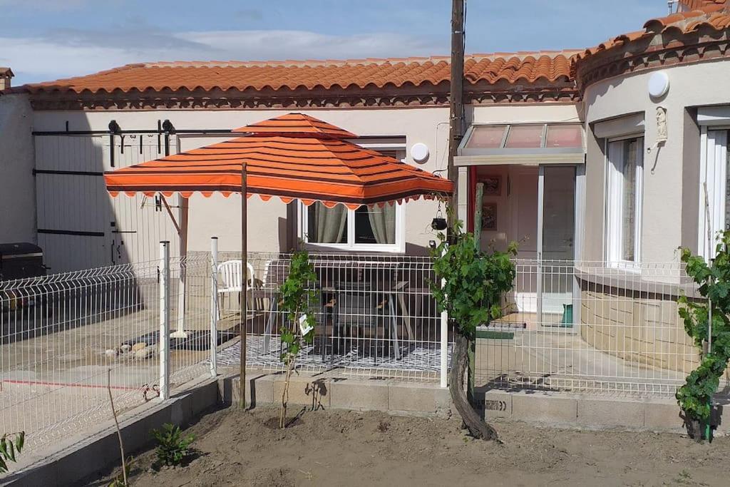 La Maison Du Bonheur Сен-Лоран-де-ла-Саланк Экстерьер фото