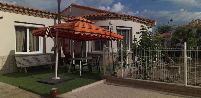 La Maison Du Bonheur Сен-Лоран-де-ла-Саланк Экстерьер фото