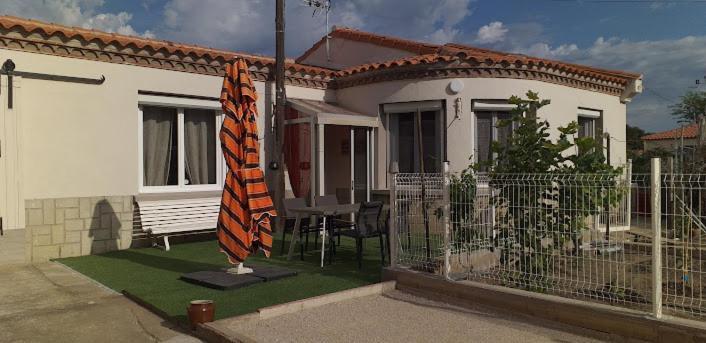 La Maison Du Bonheur Сен-Лоран-де-ла-Саланк Экстерьер фото